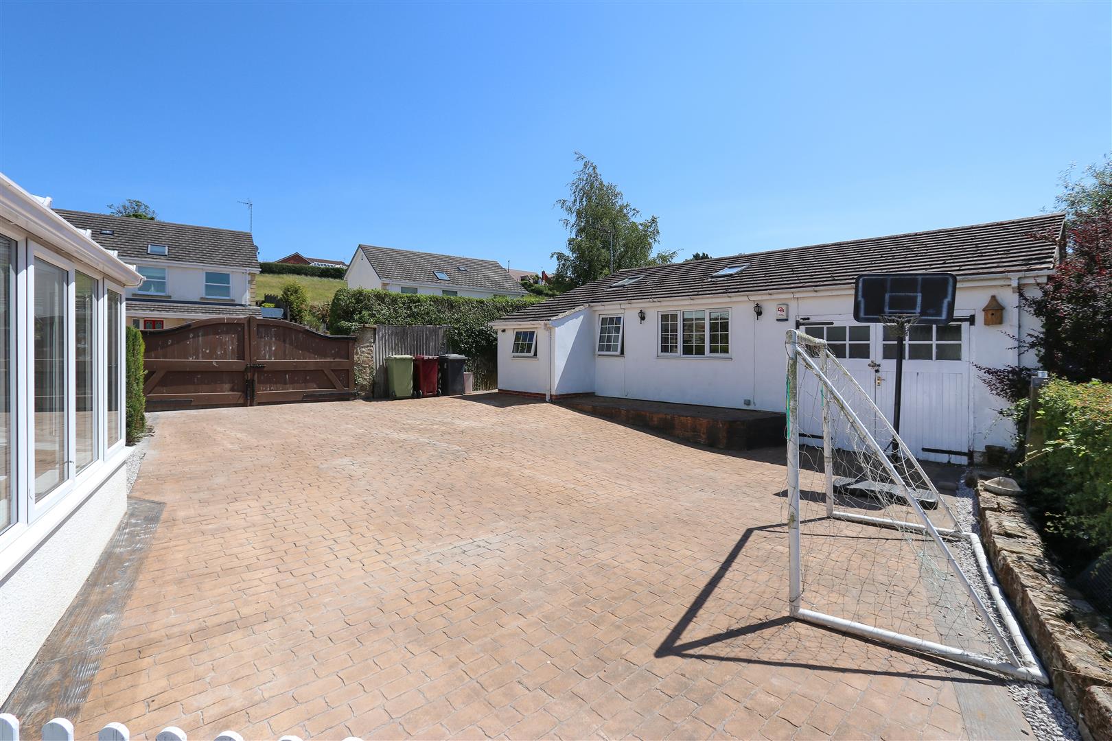 Mill Lane, Clay Cross, Chesterfield, S45 9AN **separate self contained